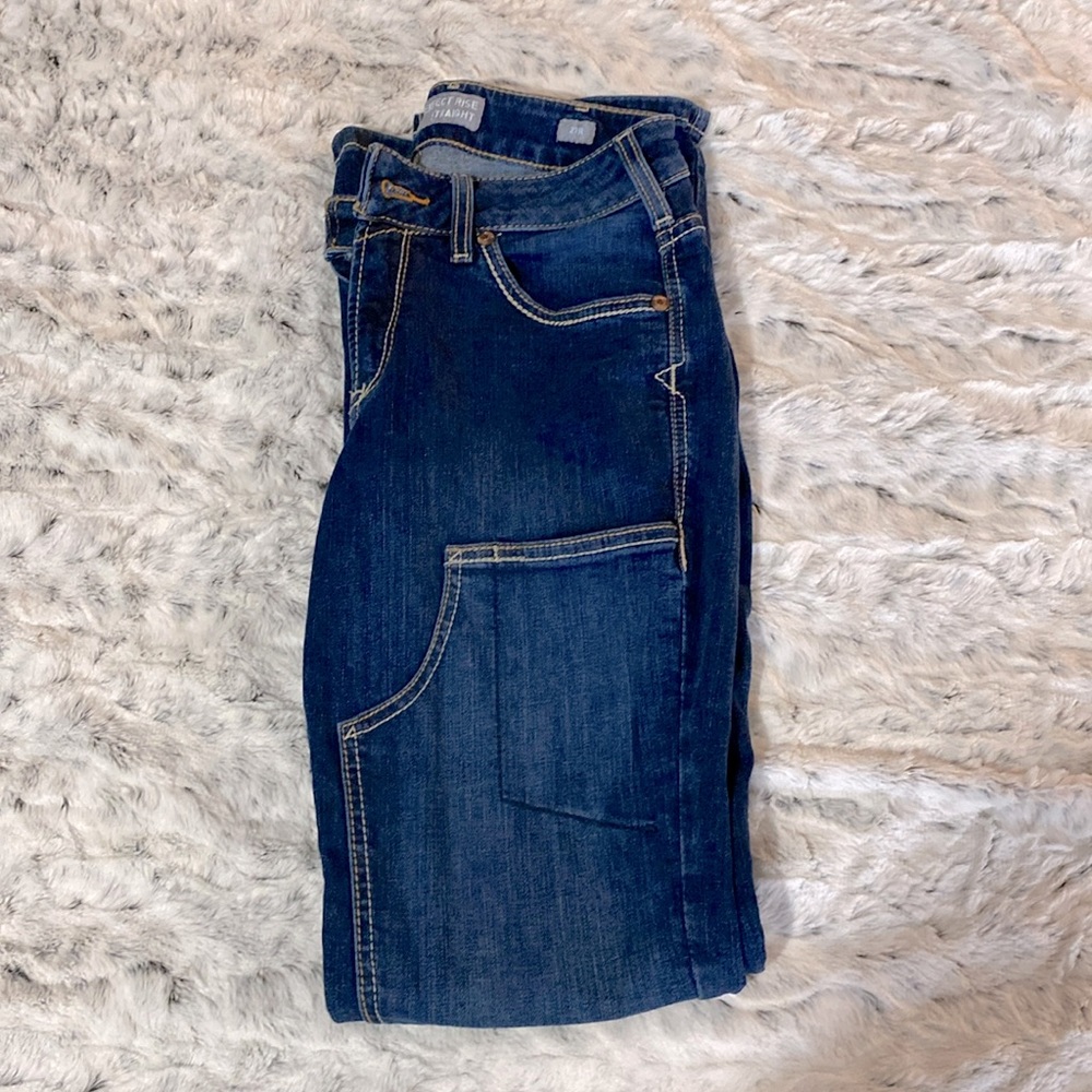 Reposhing these practical blue collar Jeans!